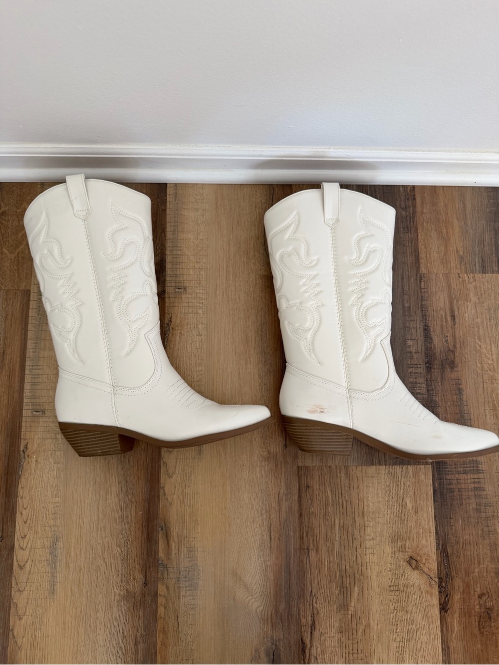 Soda White Embroidered Western Knee-High Boots - Picture 5 of 8